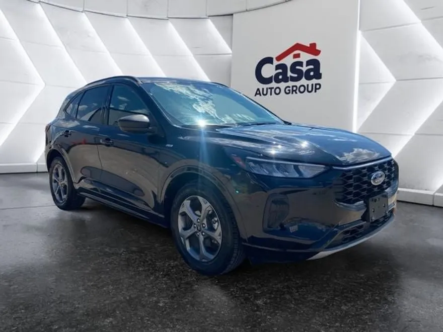 2024 Ford Escape ST-Line photo 1