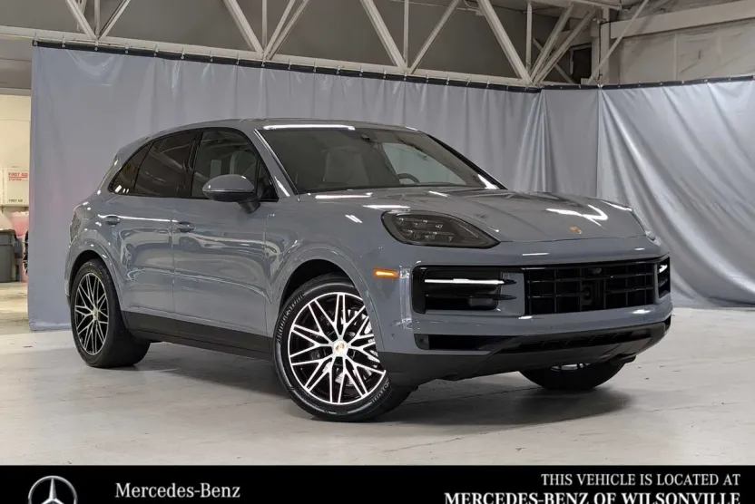 2024 Porsche Cayenne photo 1