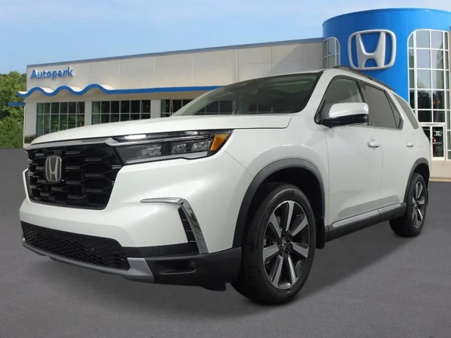 2025 Honda Pilot Touring photo 1