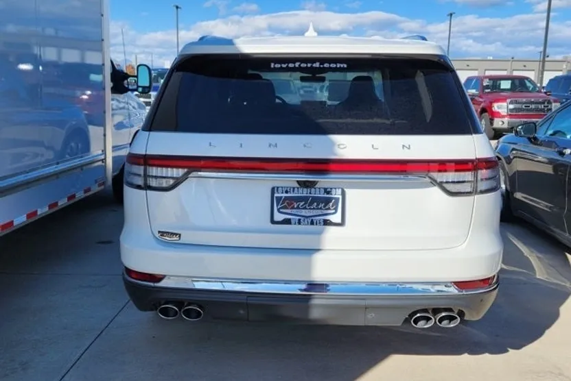 2022 Lincoln Aviator Reserve photo 1