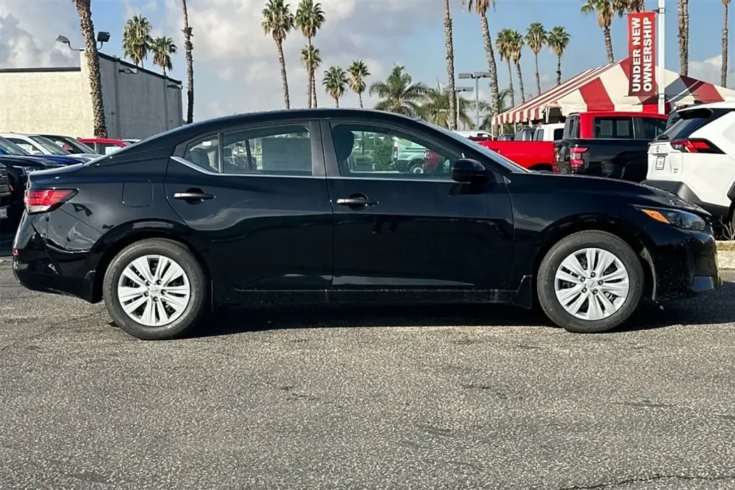 2025 Nissan Sentra S photo 1