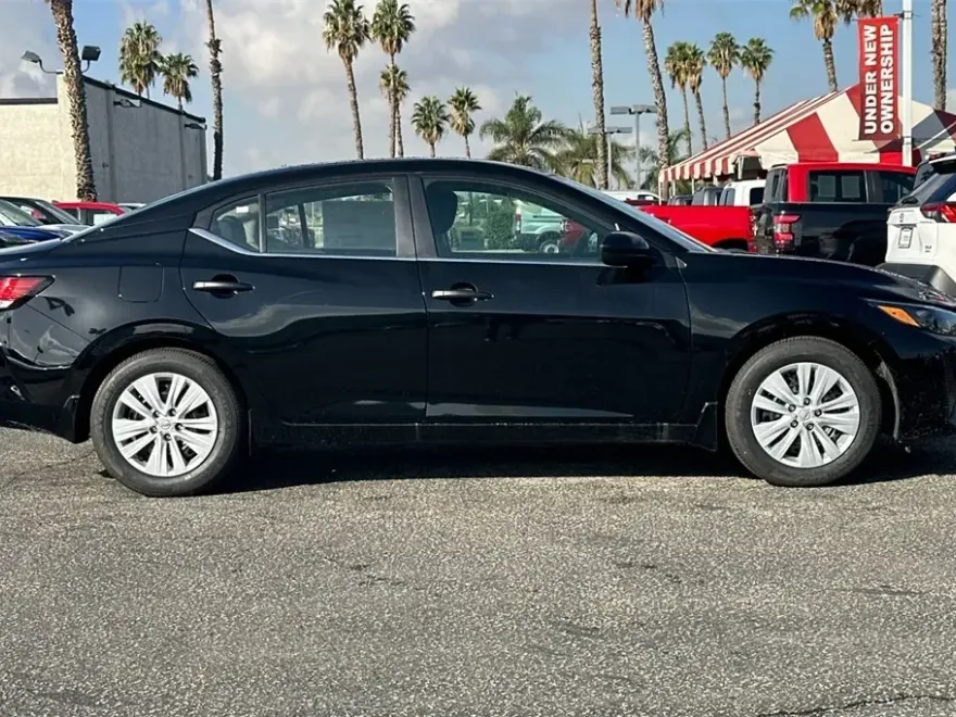 2025 Nissan Sentra S photo 1