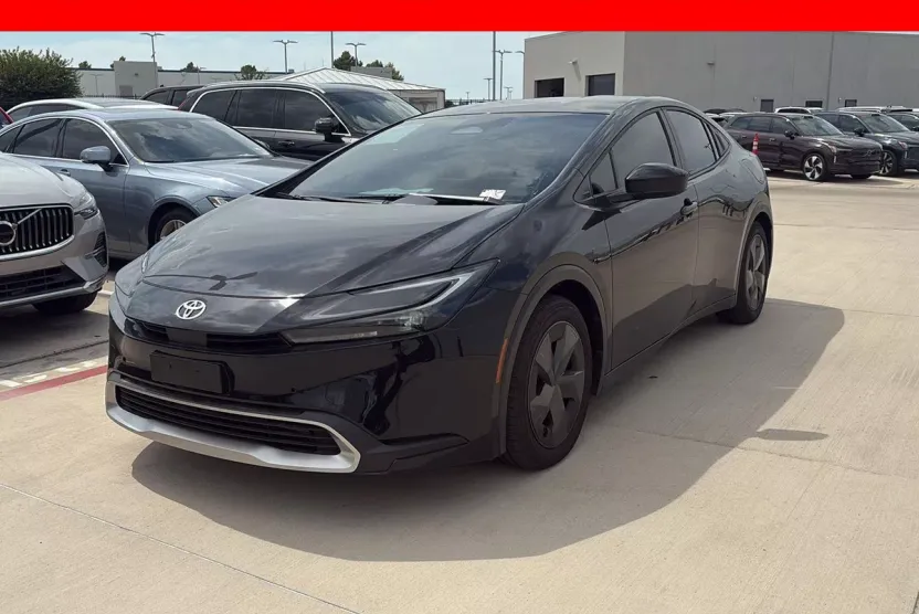 2025 Toyota Prius Plug-in Hybrid SE photo 1