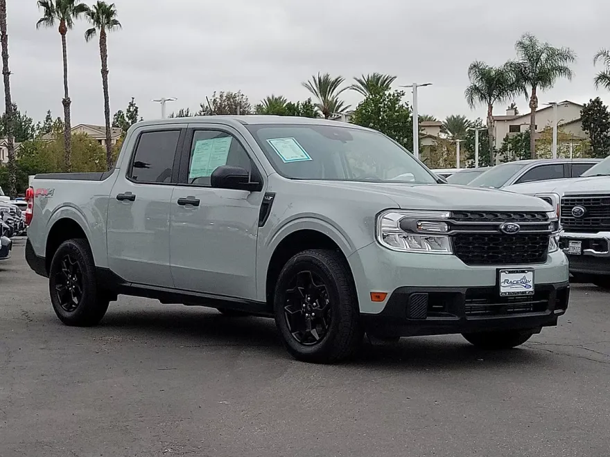 2022 Ford Maverick XLT photo 1