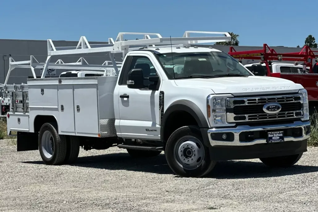 2024 Ford F-550 photo 1