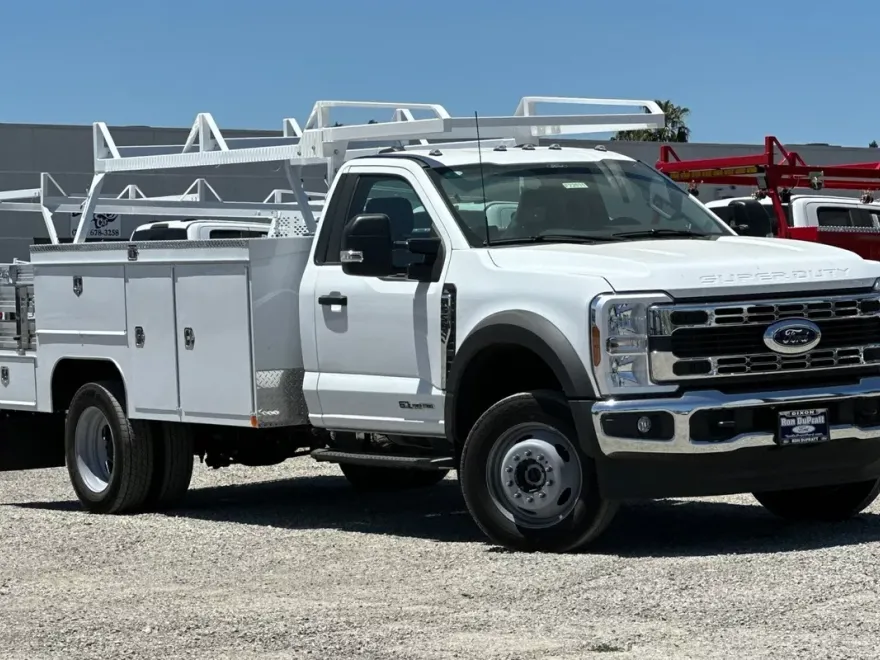 2024 Ford F-550 photo 1
