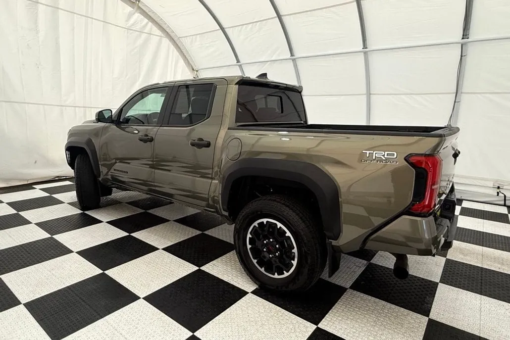 2024 Toyota Tacoma 4x4 TRD Sport photo 1