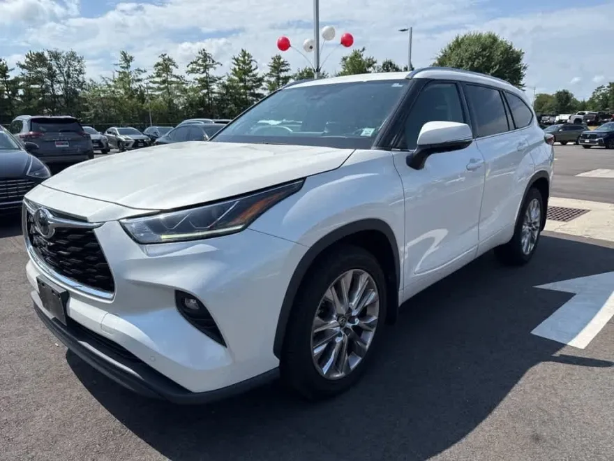 2020 Toyota Highlander Limited photo 1