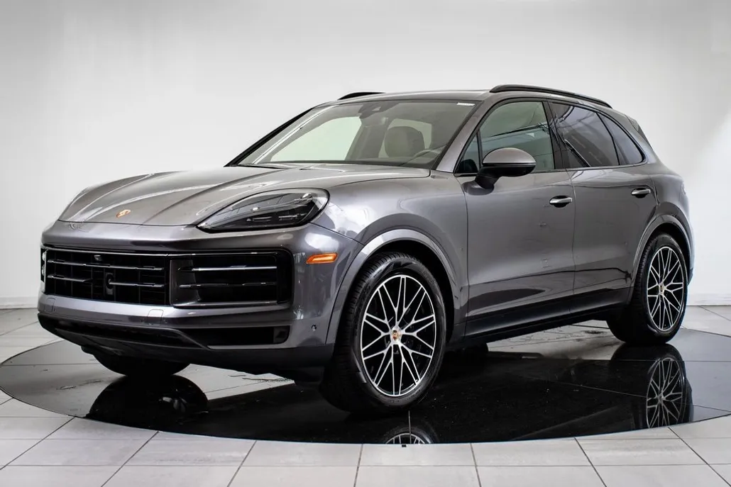 2024 Porsche Cayenne photo 1