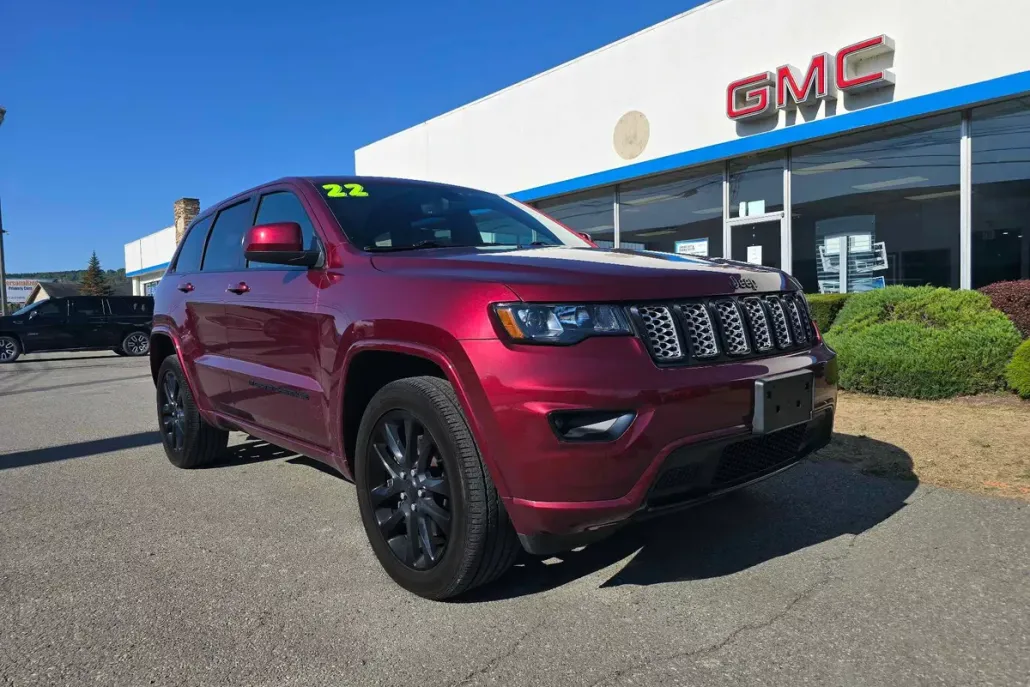 2022 Jeep Cherokee Laredo X photo 1