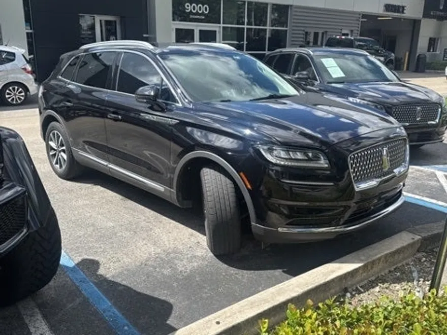 2022 Lincoln Nautilus Standard photo 1