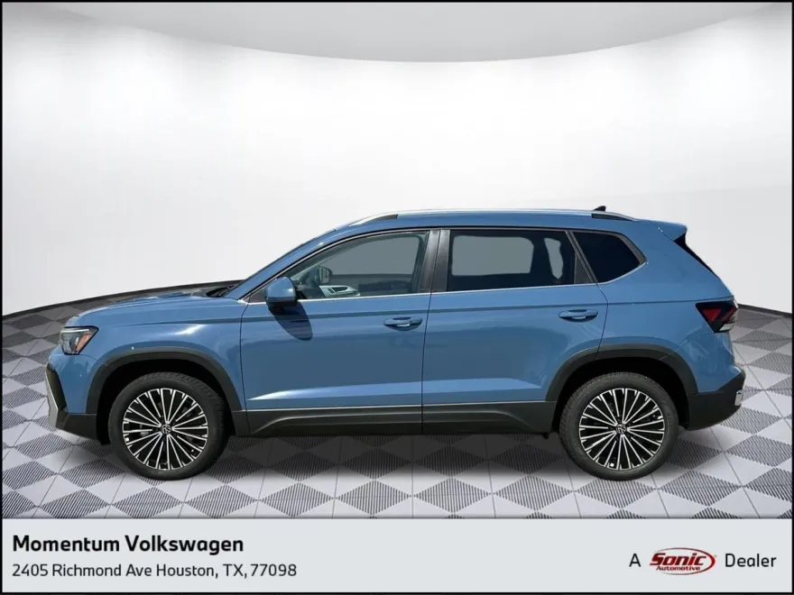 2025 Volkswagen Taos SE photo 1