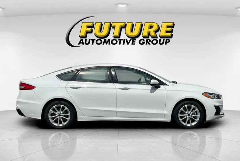2020 Ford Fusion SE Hybrid photo 1