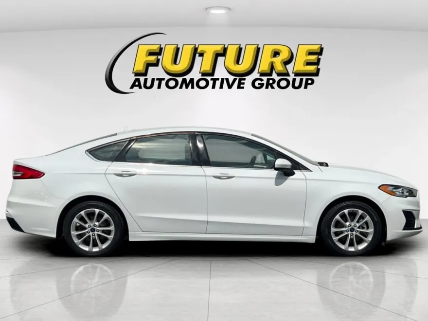 2020 Ford Fusion Hybrid SE photo 1