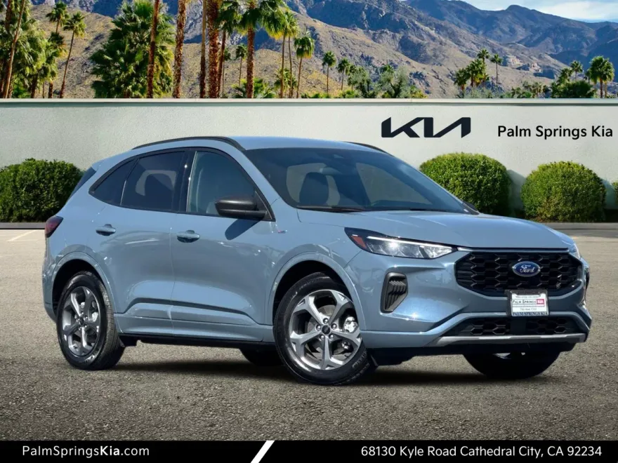 2024 Ford Escape ST-Line photo 1