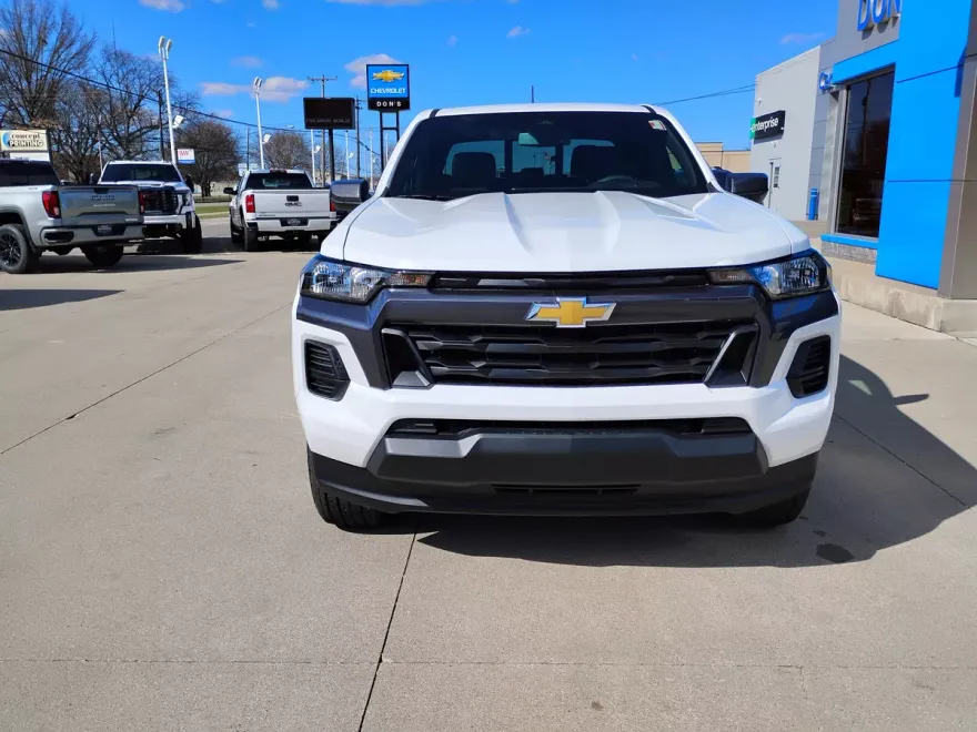 2025 Chevrolet Colorado Work Truck LT photo 1