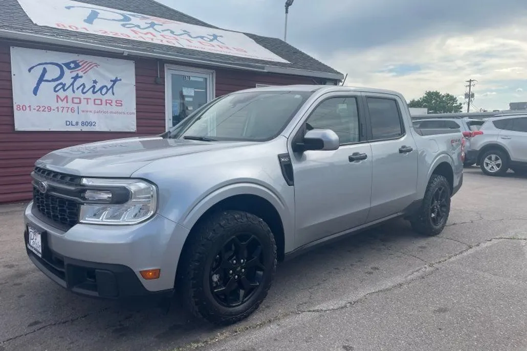 2022 Ford Maverick XLT photo 1