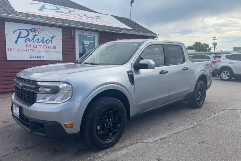 2022 Ford Maverick XLT photo 1