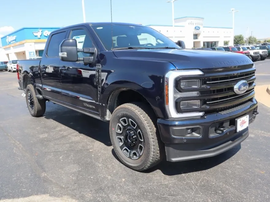 2025 Ford F-250 Platinum photo 1