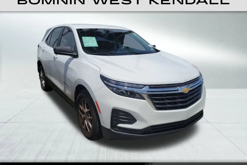 2023 Chevrolet Equinox LS photo 1