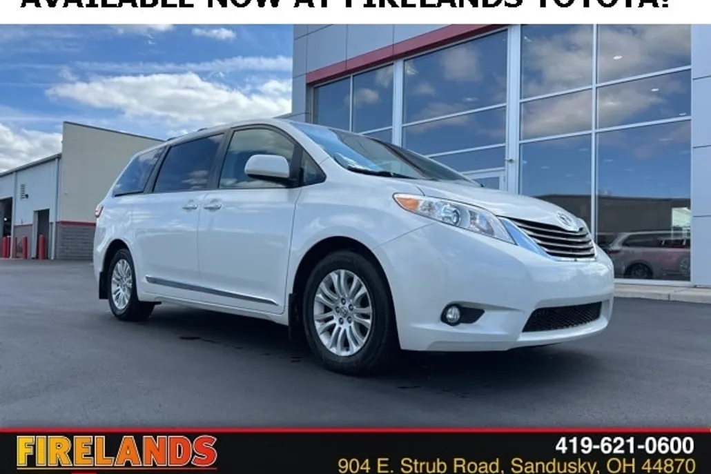 2016 Toyota Sienna L photo 1