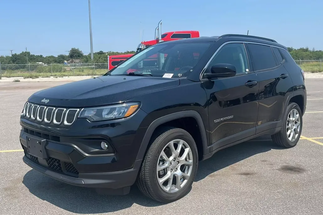 2022 Jeep Compass Latitude Lux photo 1