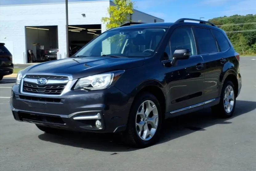 2018 Subaru Forester Touring photo 1