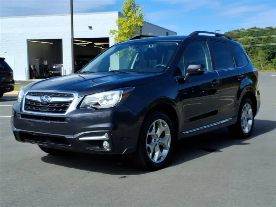 2018 Subaru Forester Touring photo 1