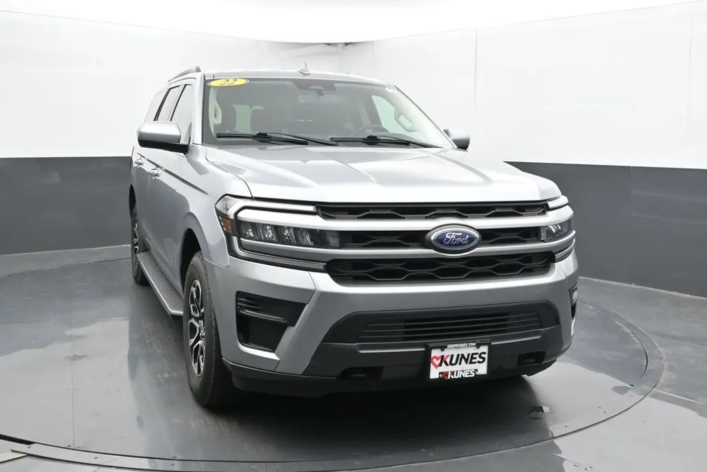 2022 Ford Expedition XLT photo 1