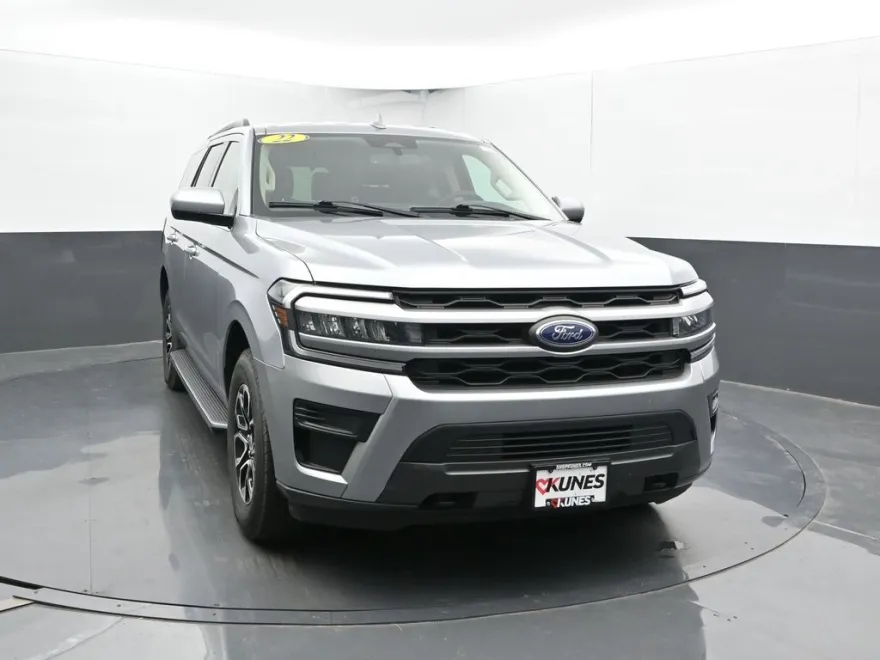 2022 Ford Expedition XLT photo 1