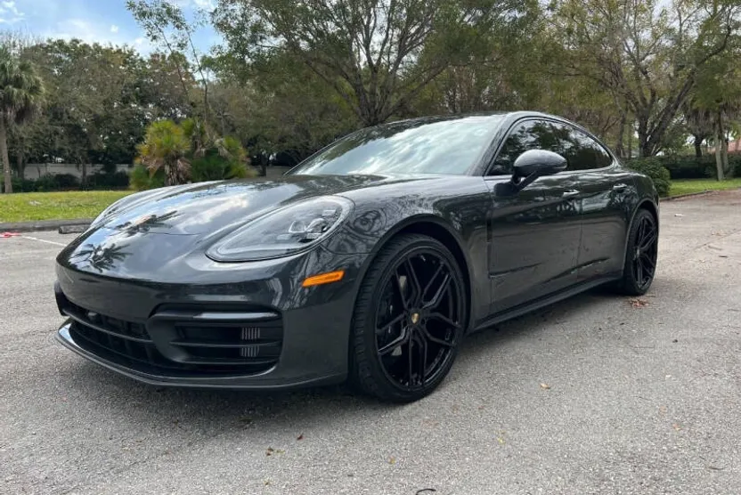 2021 Porsche Panamera 4 photo 1