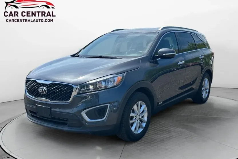 2017 Kia Sorento LX photo 1