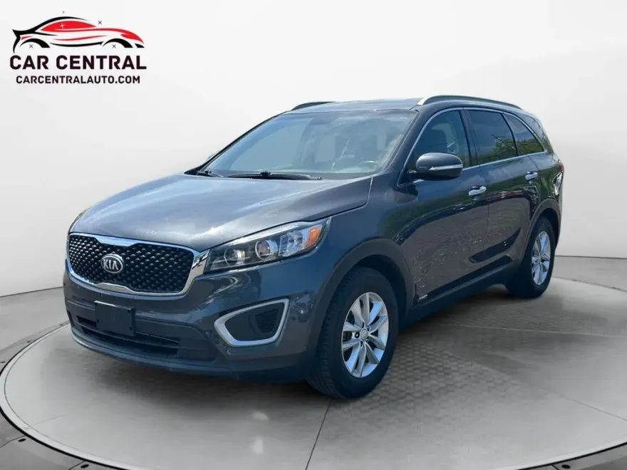 2017 Kia Sorento LX photo 1