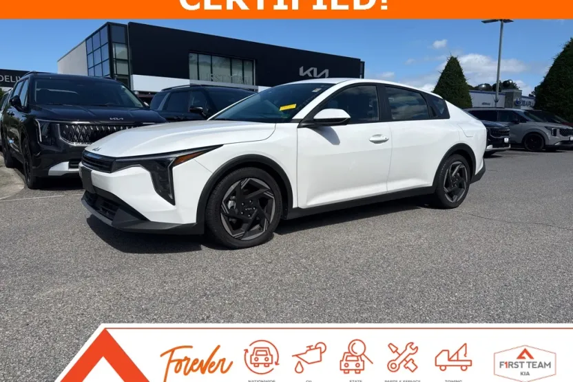 2025 Kia K4 EX photo 1
