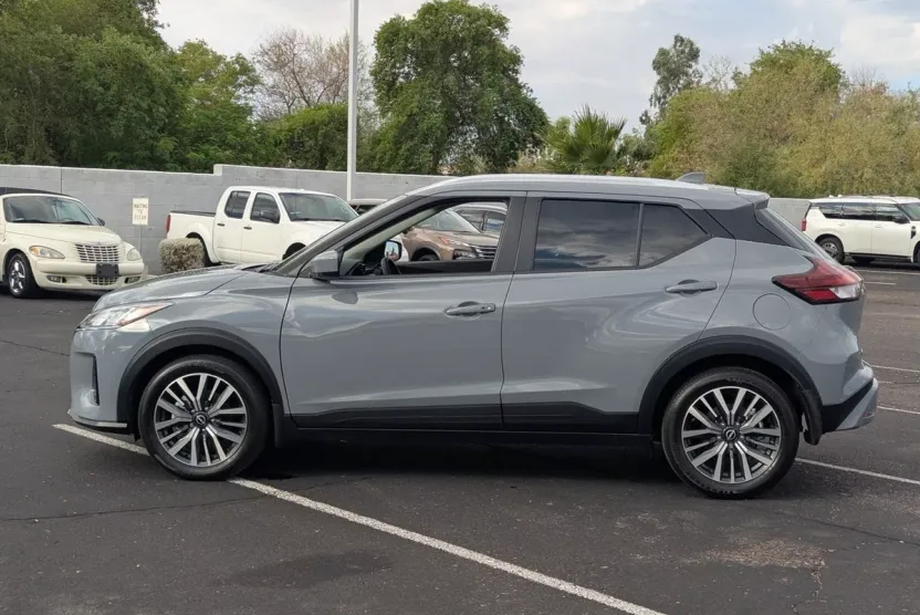 2024 Nissan Kicks SV photo 1