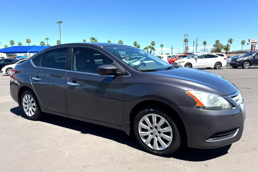2013 Nissan Sentra SV photo 1