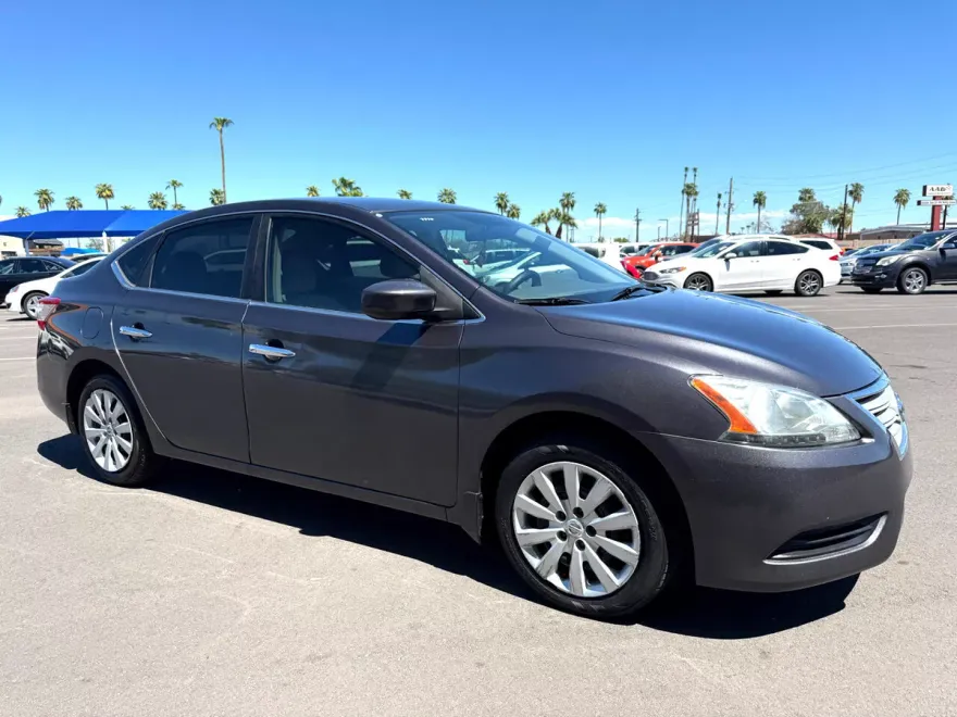 2013 Nissan Sentra SV photo 1