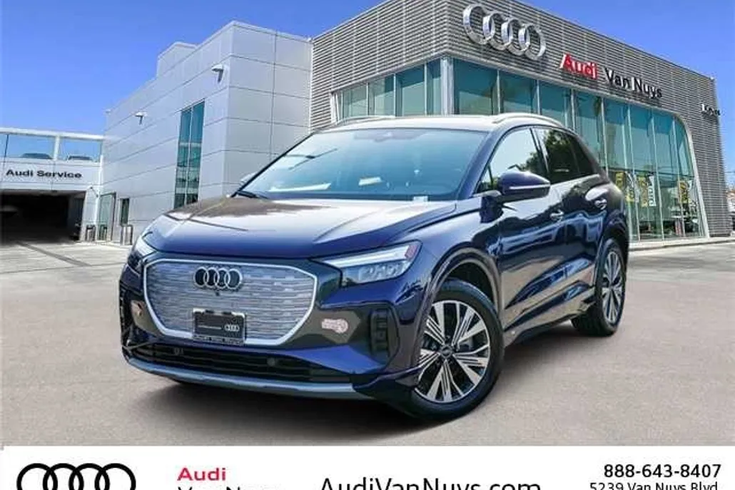 2023 Audi Q4 40 E-tron Premium Plus photo 1
