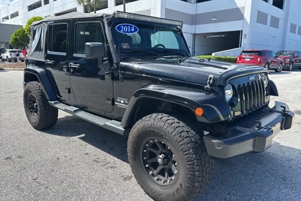 2014 Jeep Wrangler Unlimited Sahara photo 1
