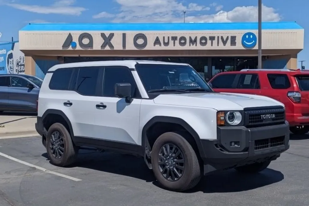 2025 Toyota Land Cruiser Base photo 1