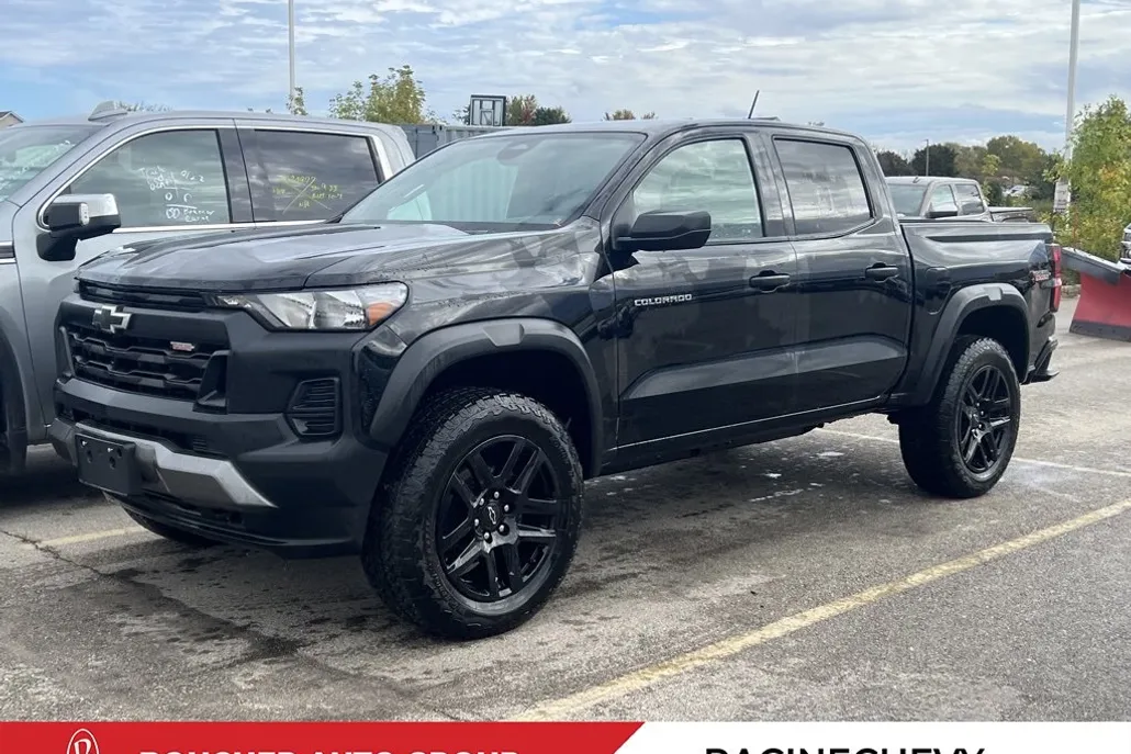 2024 Chevrolet Colorado Trail Boss photo 1
