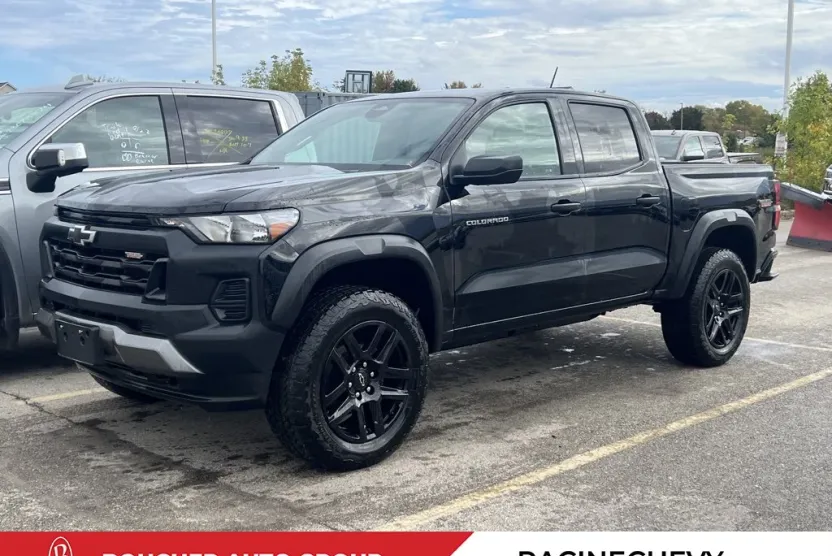 2024 Chevrolet Colorado Trail Boss photo 1