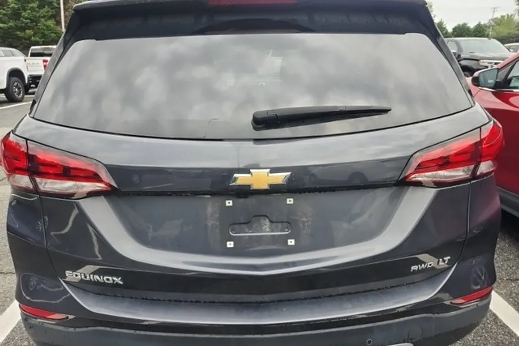 2022 Chevrolet Equinox LT photo 1
