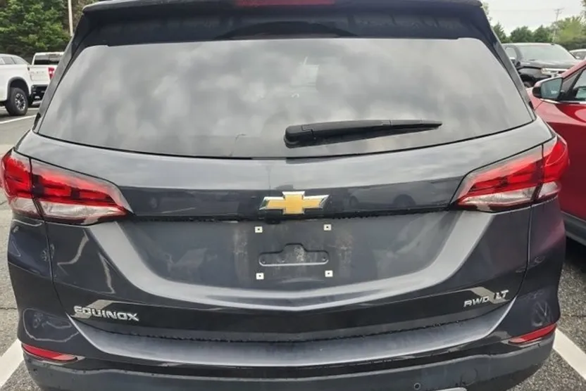 2022 Chevrolet Equinox LT photo 1