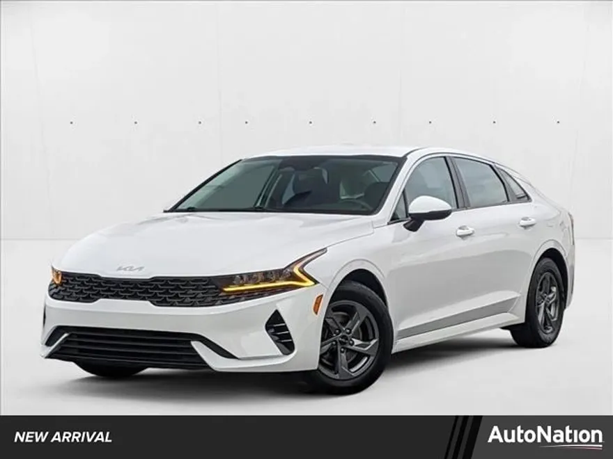 2023 Kia K5 LXS photo 1