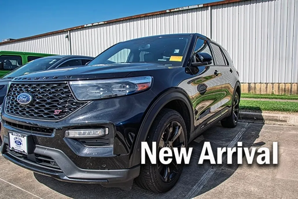 2022 Ford Explorer ST photo 1