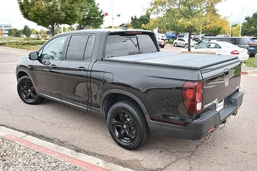 2021 Honda Ridgeline Black Edition photo 1