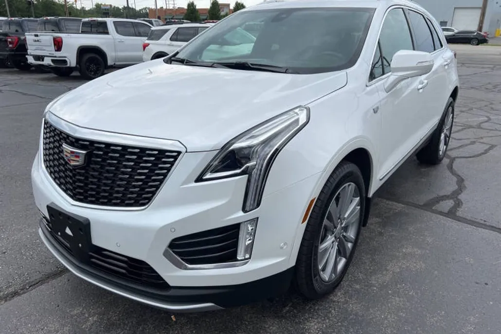 2023 Cadillac XT5 Platinum Premium Luxury photo 1
