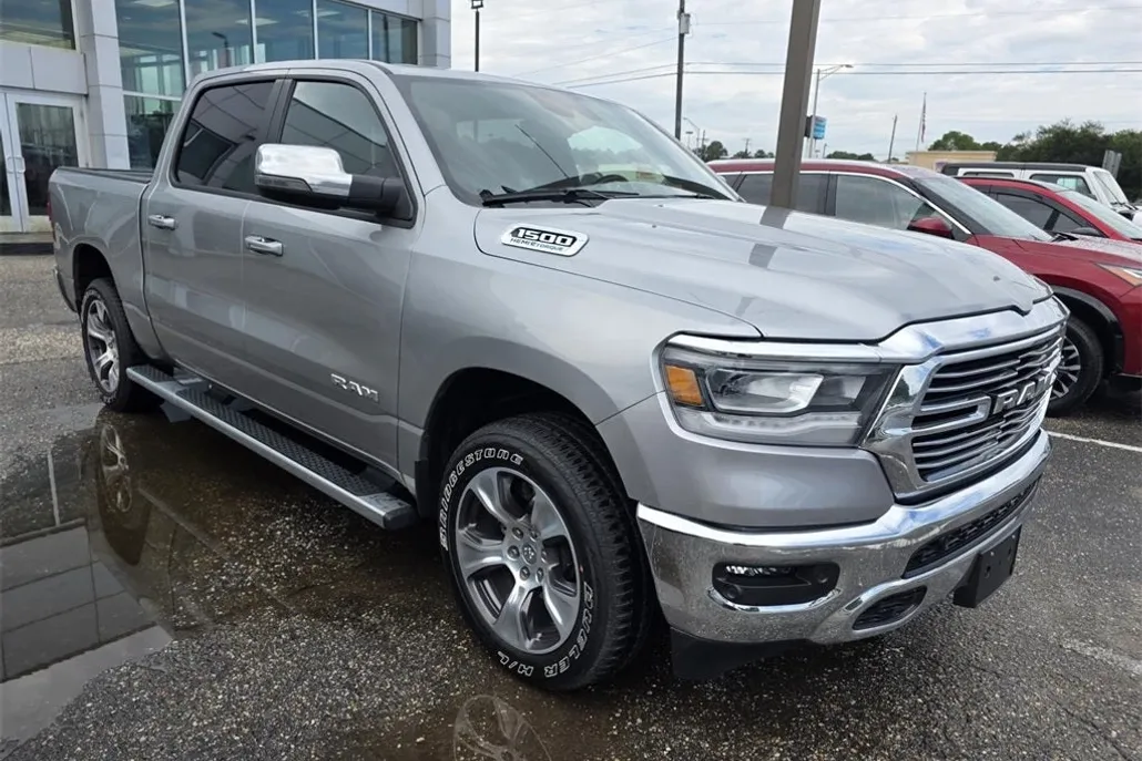 2023 Ram 1500 Laramie photo 1