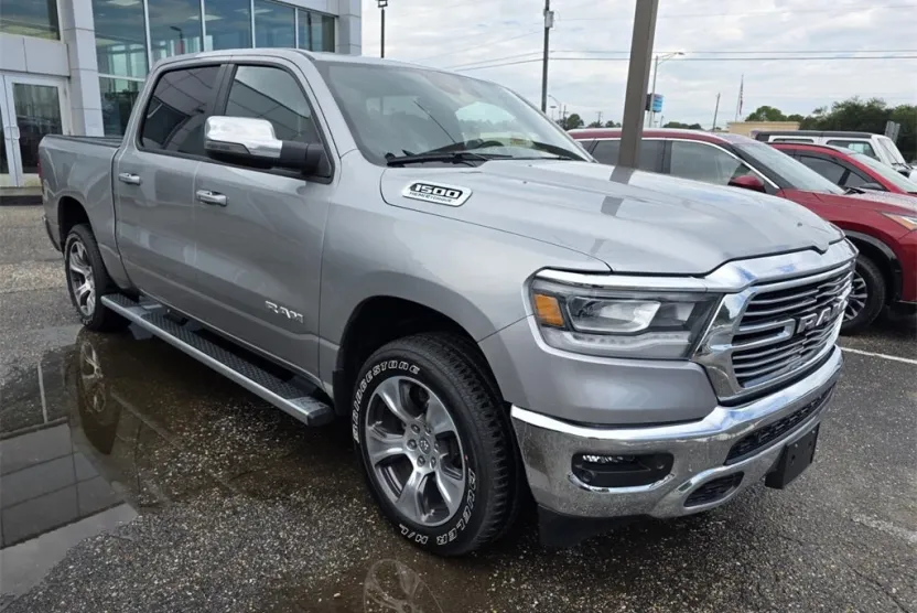 2023 Ram 1500 Laramie photo 1